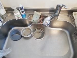 台所蛇口水漏れ
